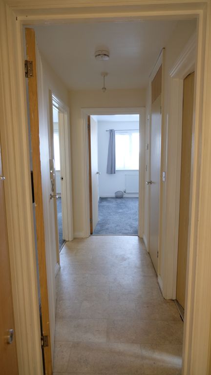 Property photo 1 of 7 Entrance Hallway