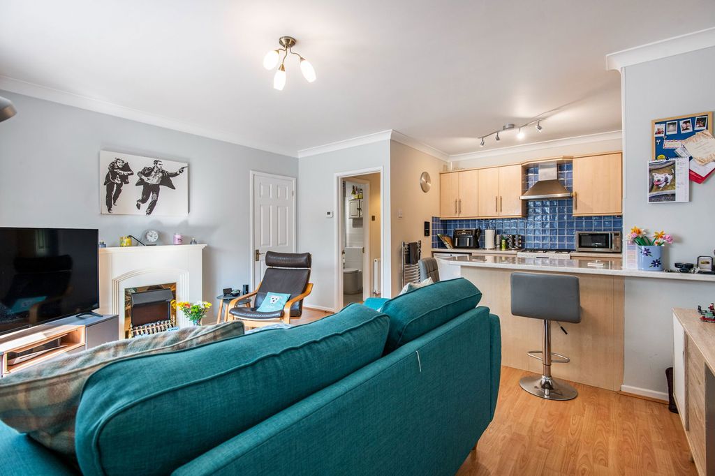 Property photo 3 of 11