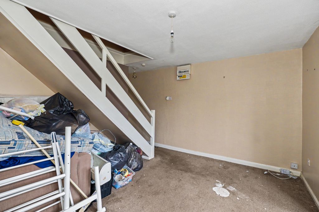 Property photo 3 of 18 26 Bridle Close, Banbury, Oxfordshire, Ox16 9Sz