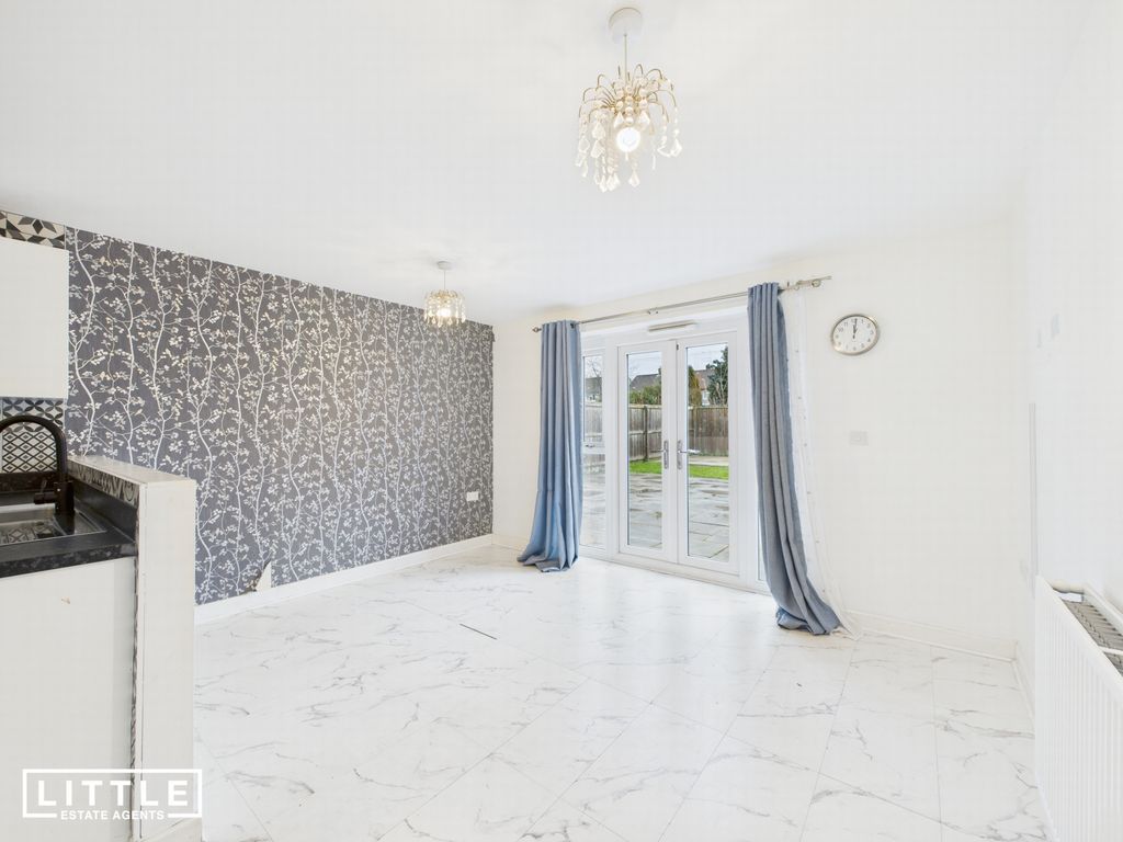 Property photo 3 of 24 Photo 4