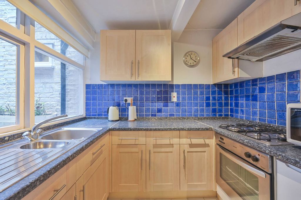 Property photo 3 of 13