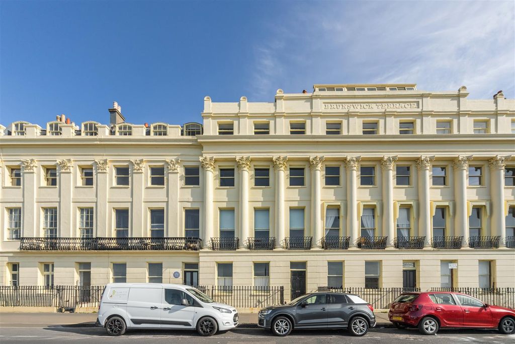 Property photo 1 of 30 Brunswick Terrace Front.Jpg
