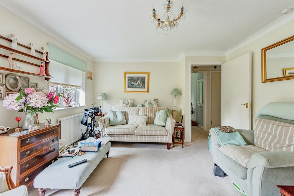 Additional image 4 of 2 bed flat for saleLondon Road, East Grinstead RH19