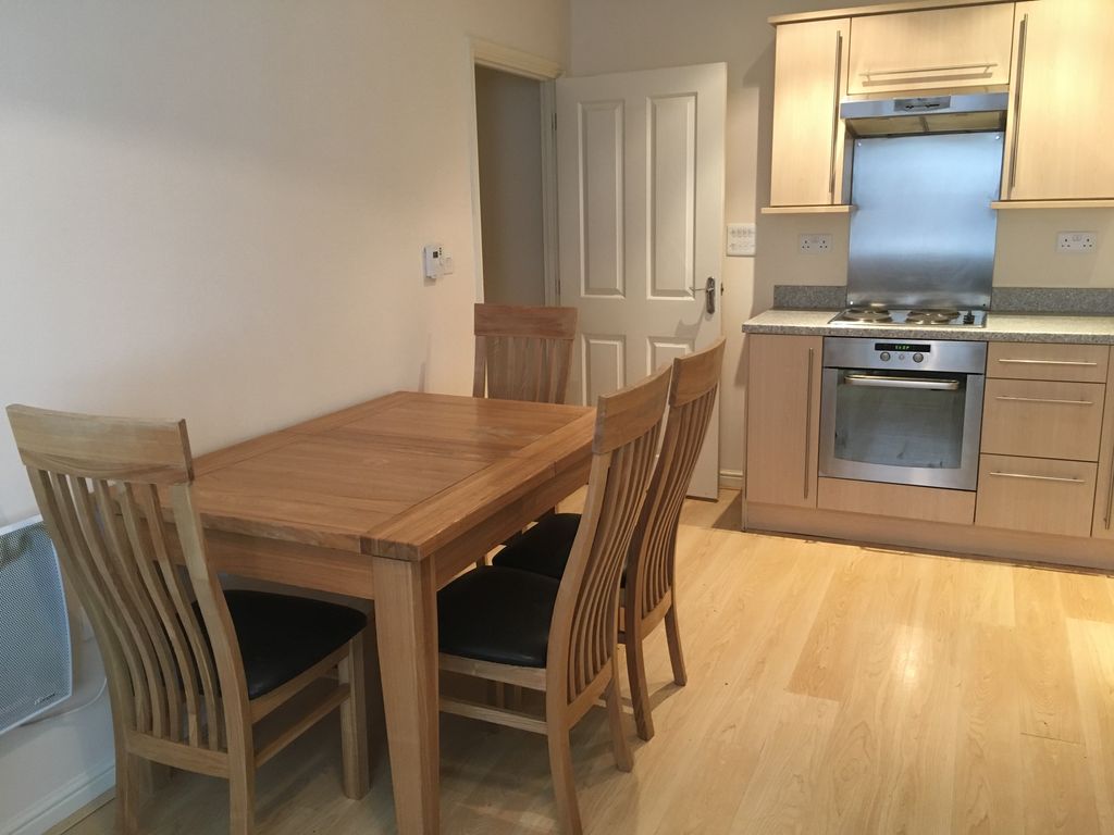 Property photo 3 of 7 Kitchen/Dining Area