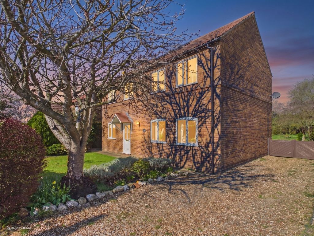 Property photo 1 of 32