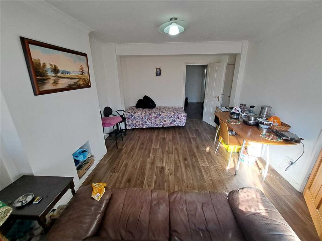 Property photo 3 of 10 Living Room