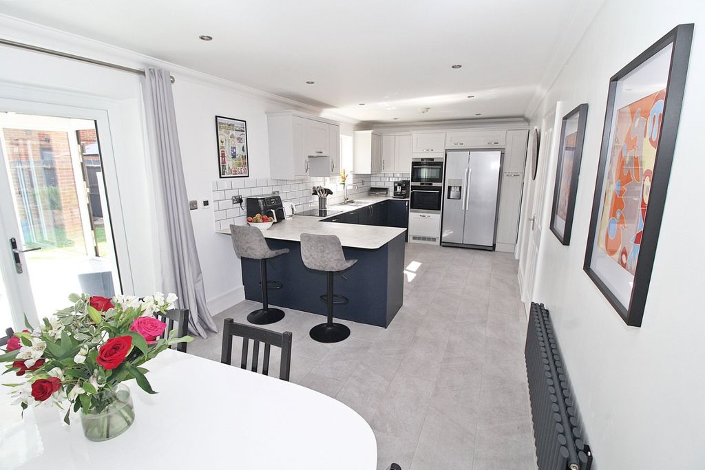 Property photo 3 of 16 4336845