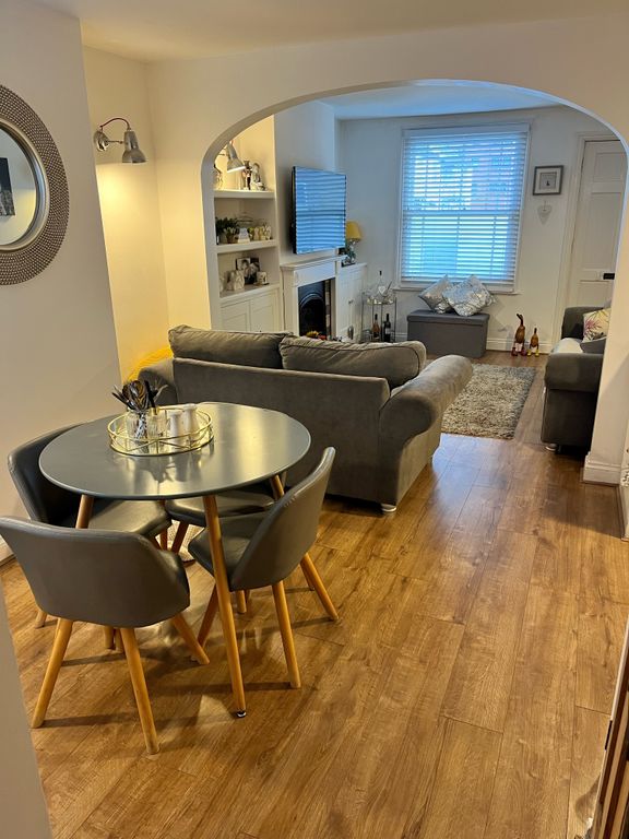 Property photo 2 of 8 Gallery