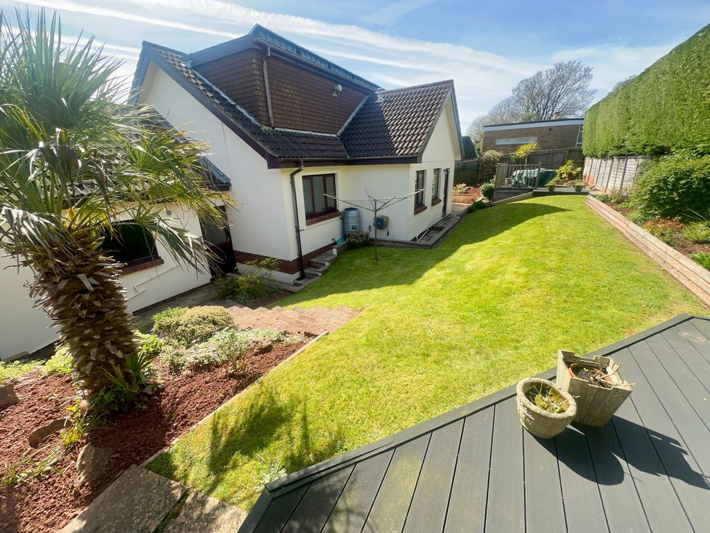 Property photo 2 of 34