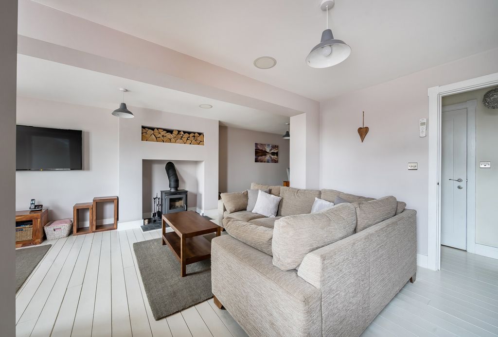 Property photo 1 of 24 Gf Living Room