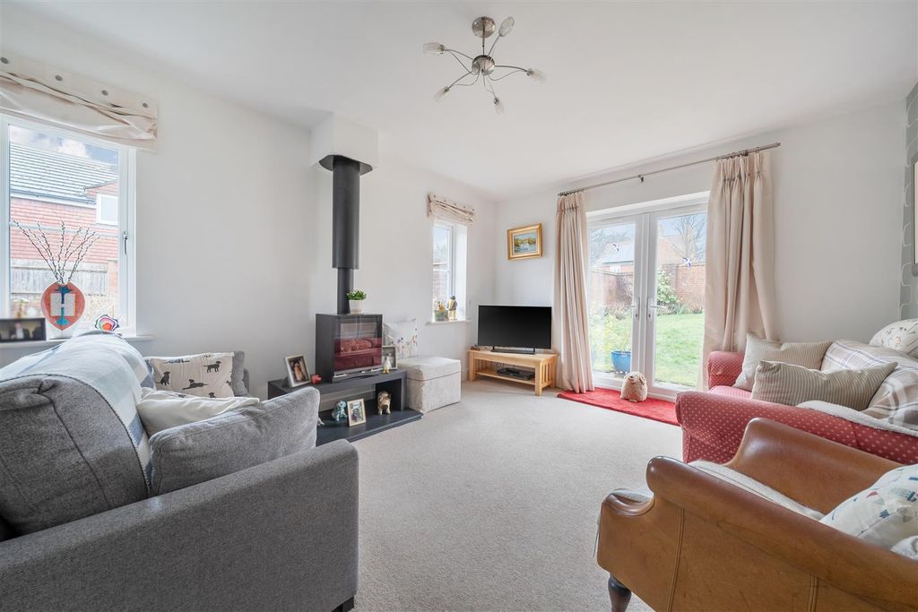 Property photo 2 of 11 1417159-11-6995912320110.Jpg