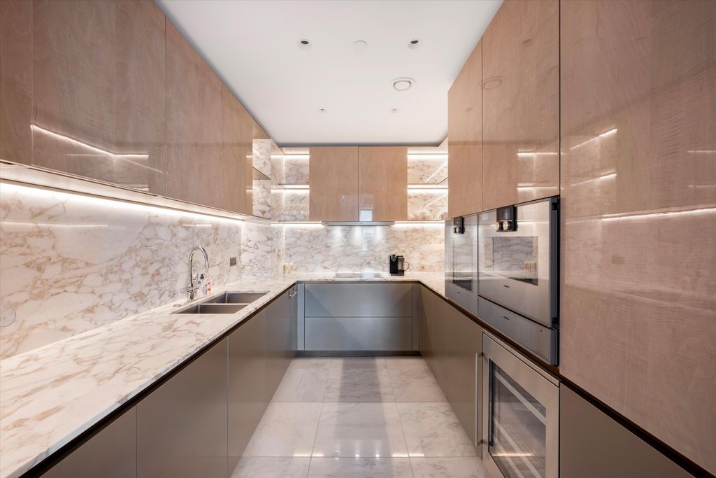 Property photo 3 of 21 Image