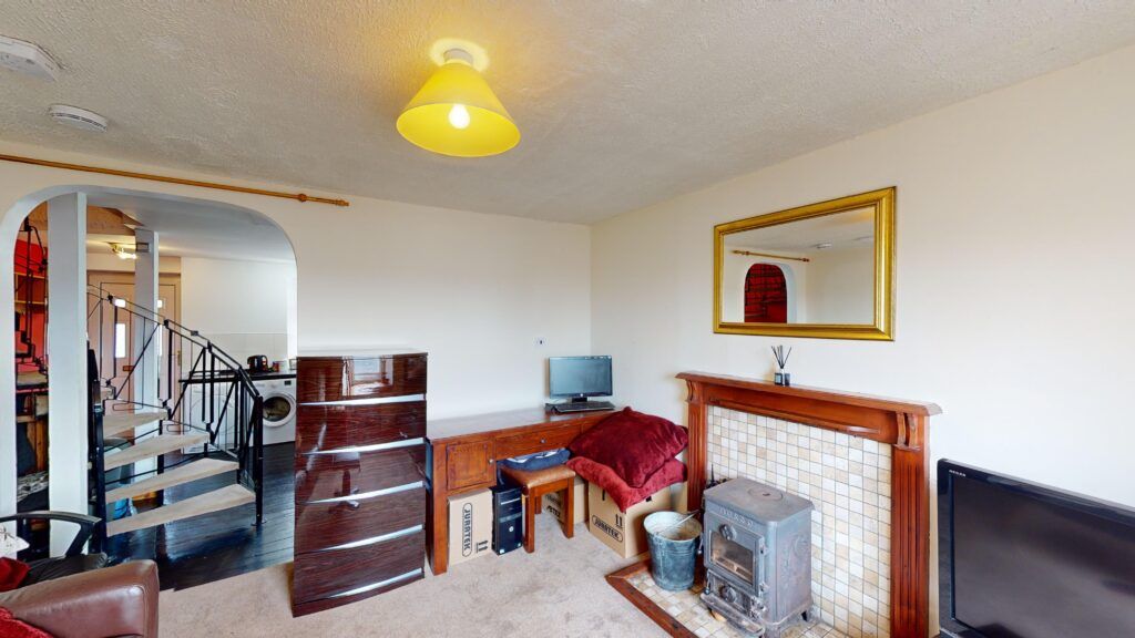 Property photo 3 of 13