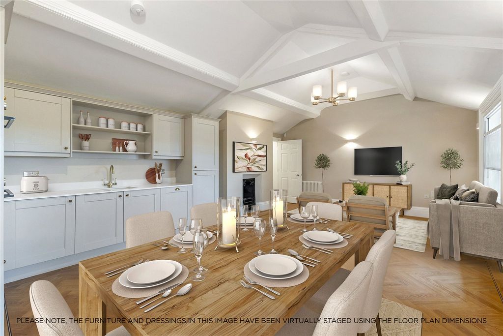 Property photo 2 of 13 Apartment 4