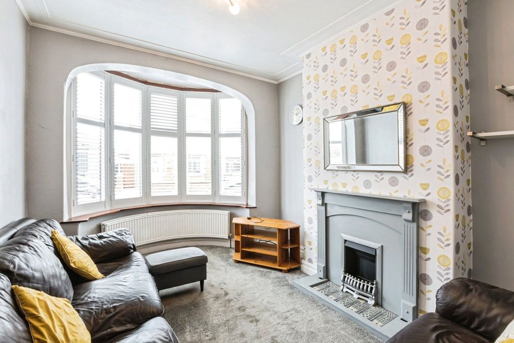 Property photo 3 of 15 Pbox-Img.Jpg