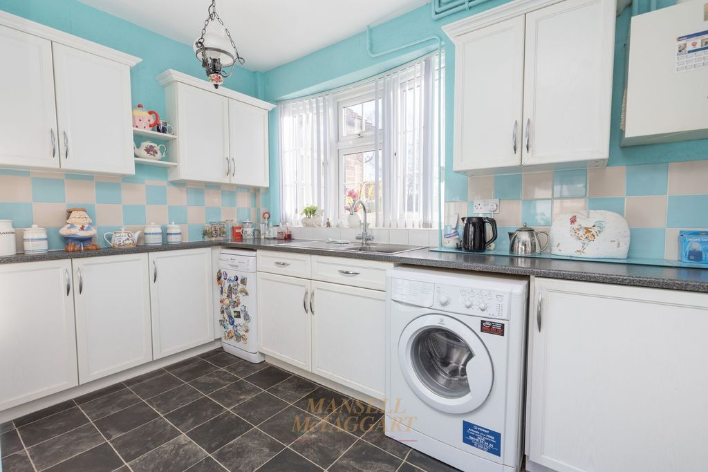 Property photo 2 of 26