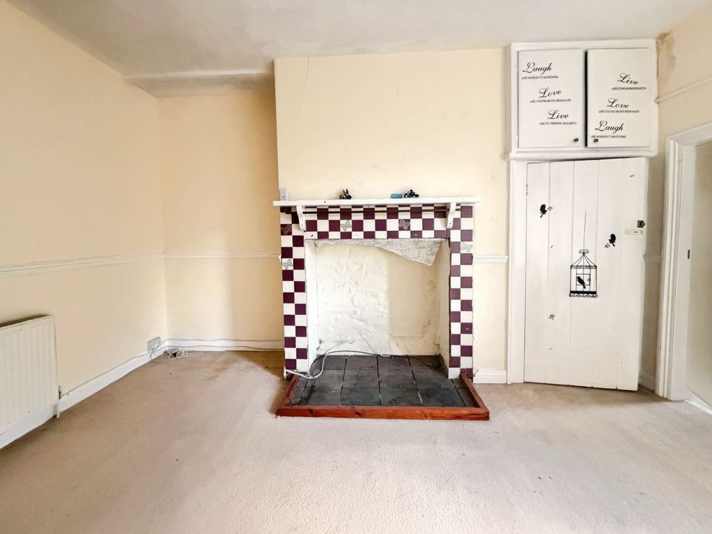 Property photo 3 of 11 Photo 8