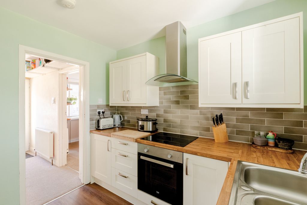 Property photo 2 of 18 Photo 8