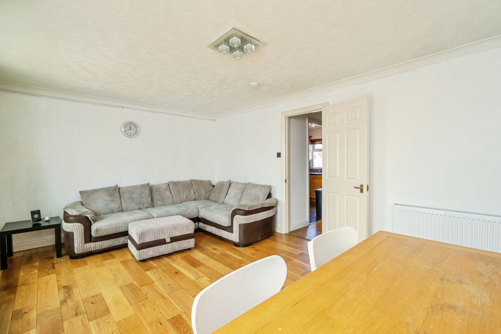 Property photo 3 of 15