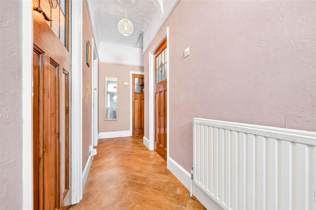 Property photo 3 of 25