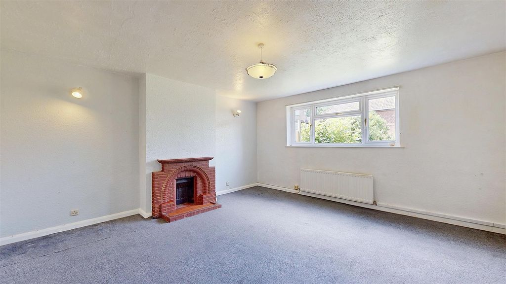 Property photo 3 of 13 P1.Jpg