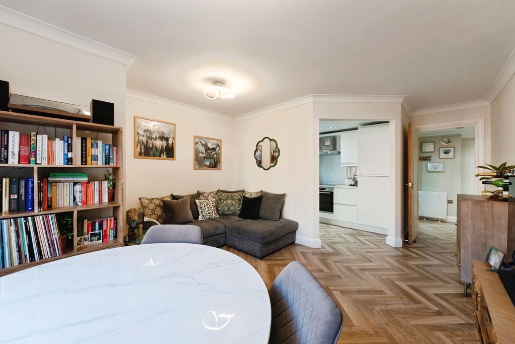 Property photo 3 of 17 Pbox-Img.Jpg