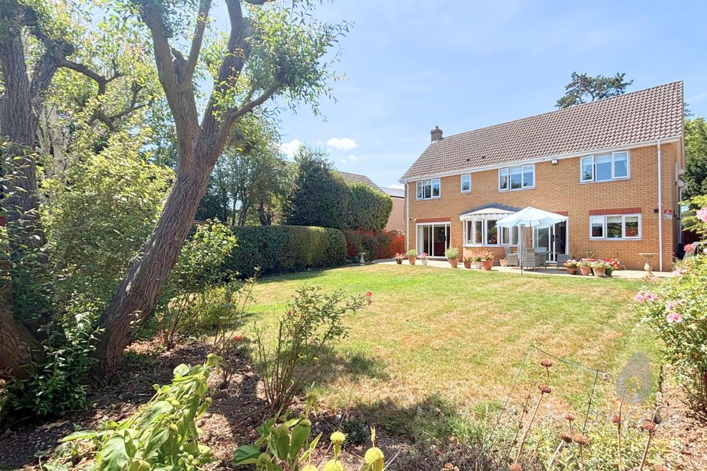 Property photo 2 of 31 4370737