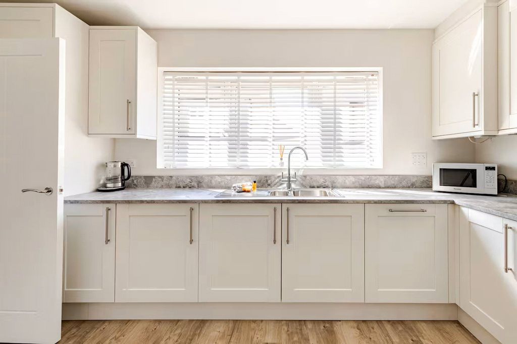 Property photo 2 of 22 Picture No. 27