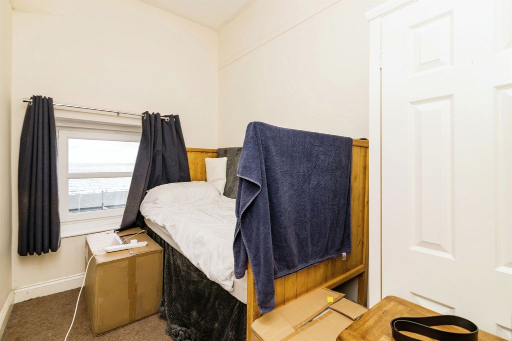 Additional image 16 of 5 bed flat for saleWellington Esplanade, Lowestoft NR33