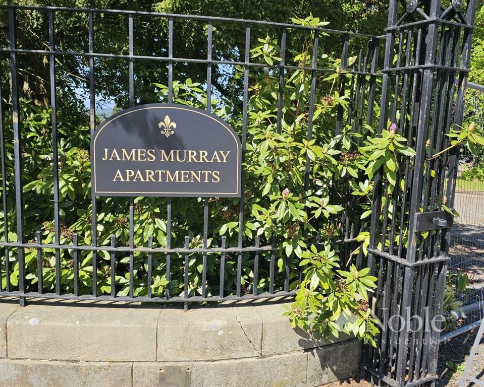 Property photo 2 of 6 Entrance
