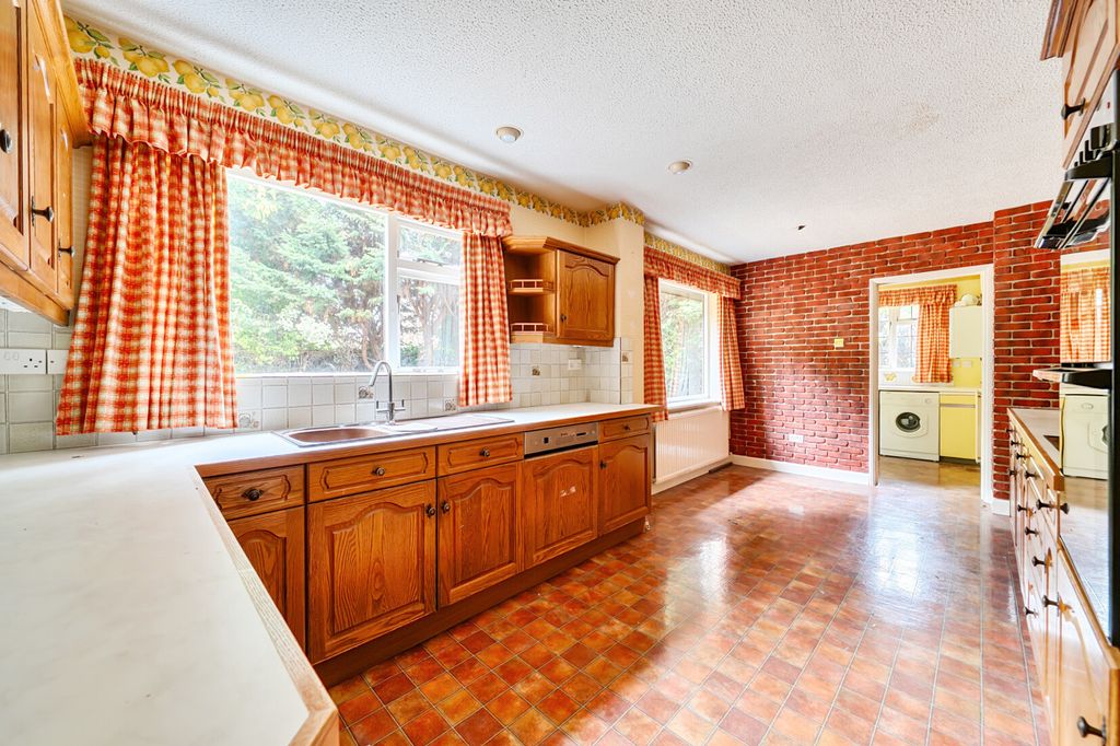 Property photo 2 of 22 Kitchen
