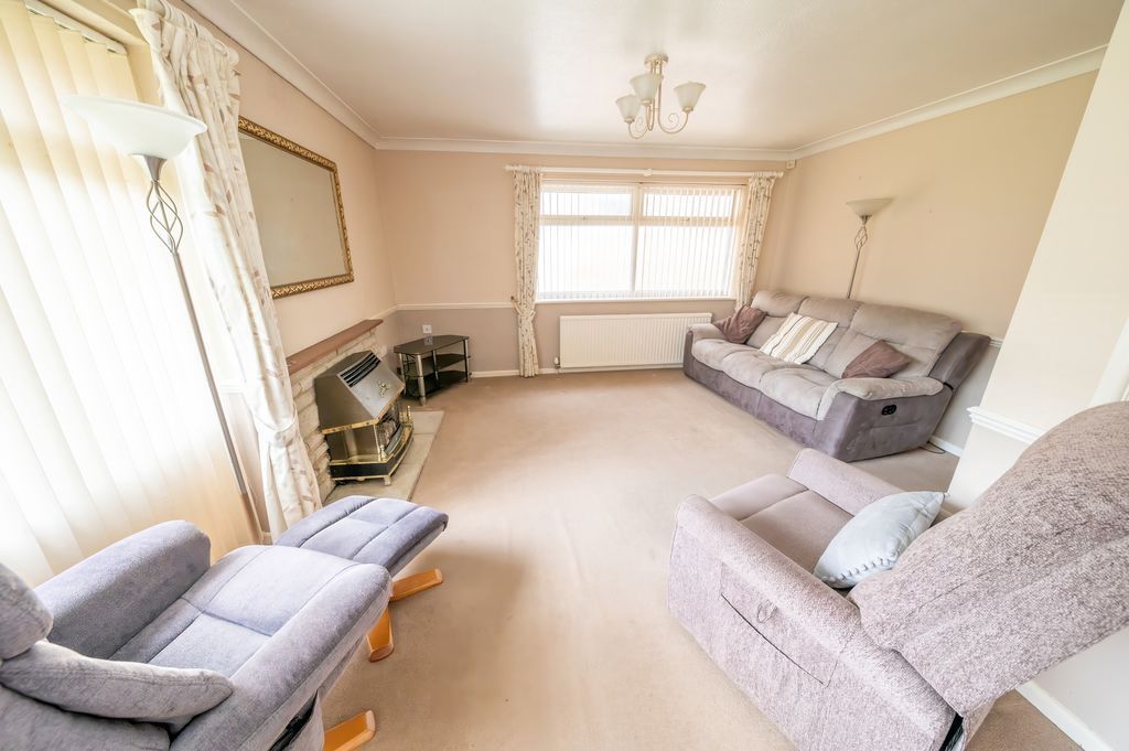 Property photo 2 of 16 Photo 12