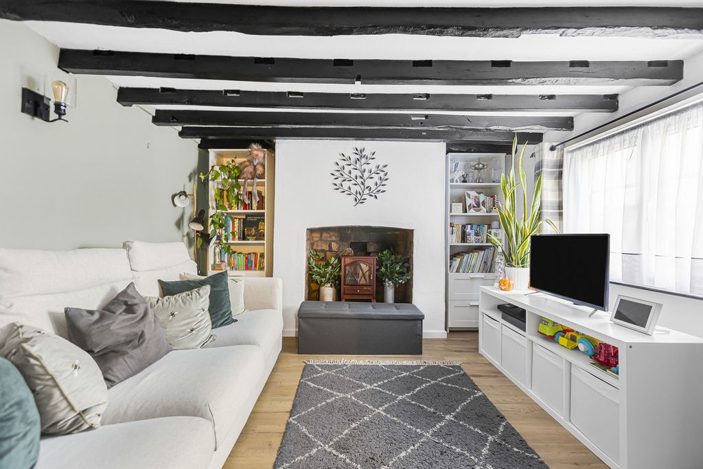 Property photo 2 of 21