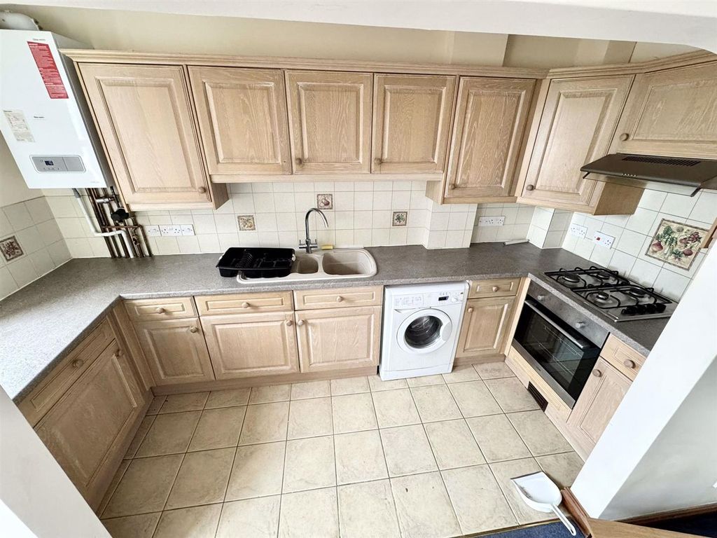 Property photo 3 of 9