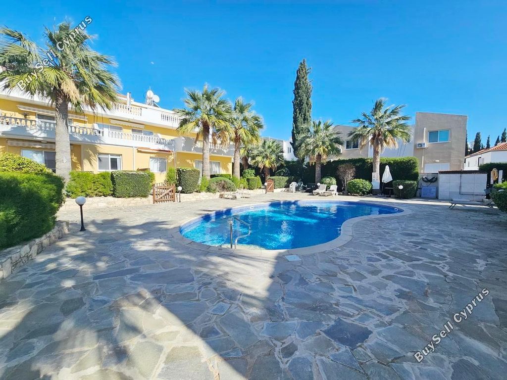 Property photo 2 of 31