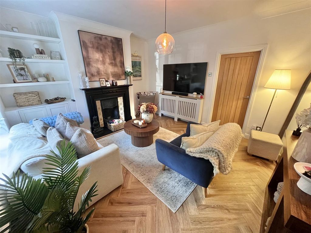 Property photo 2 of 18