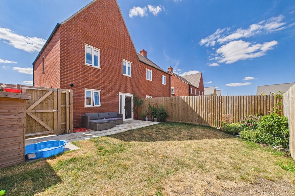 Property photo 2 of 24