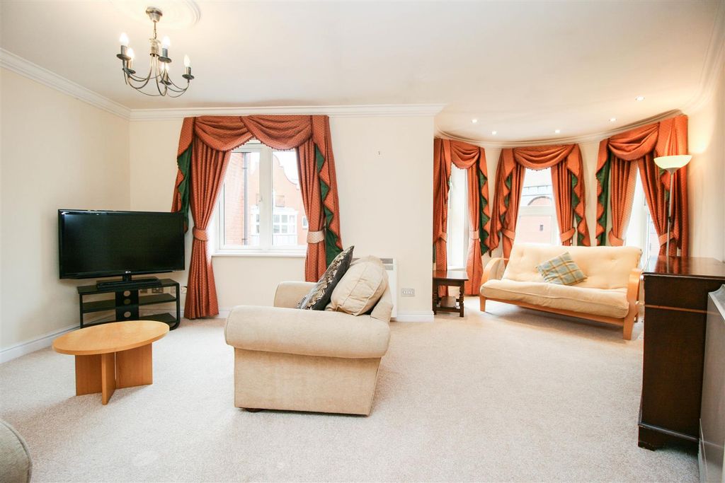 Property photo 2 of 8