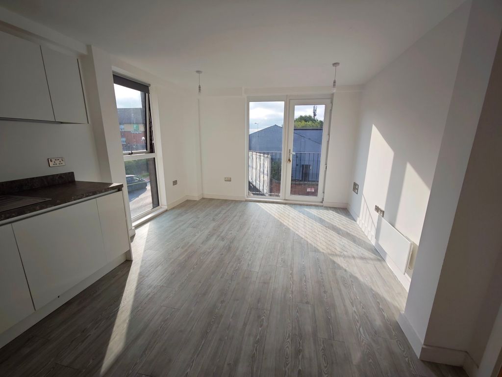 Property photo 3 of 12