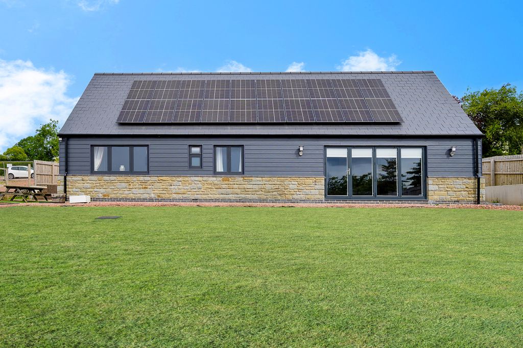 Property photo 1 of 10 Lark Rise-3