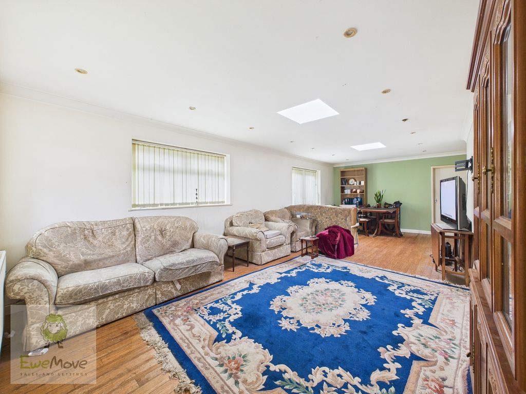 Property photo 3 of 10 Living Room