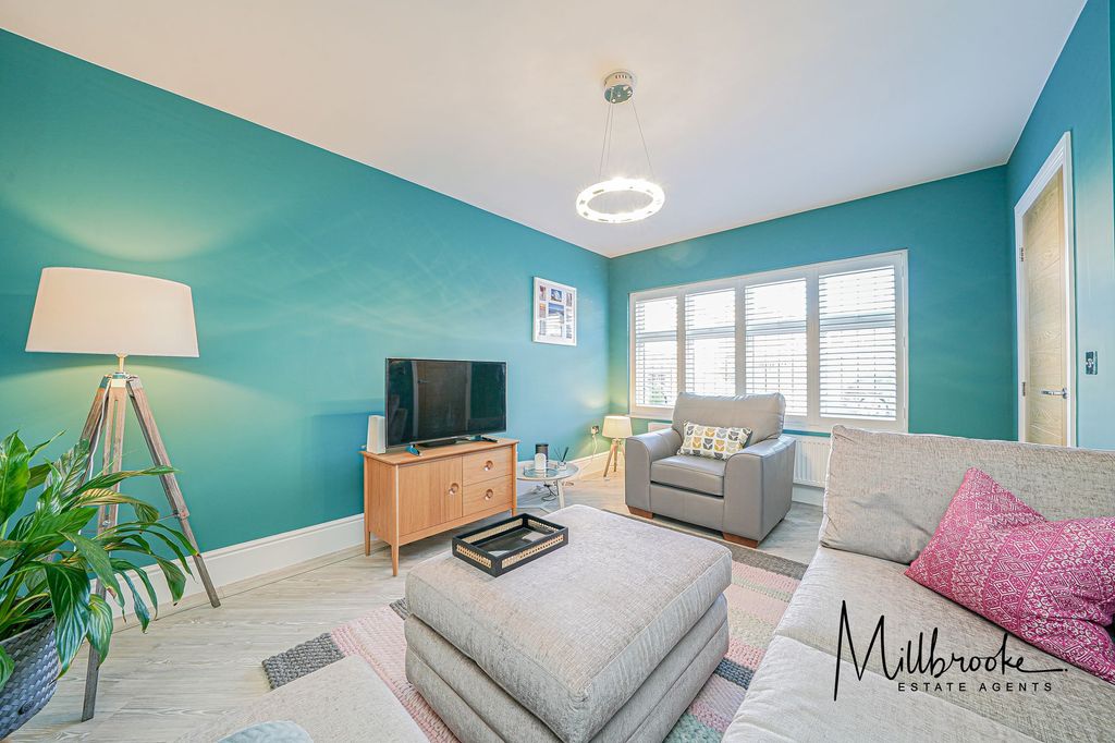 Property photo 3 of 34