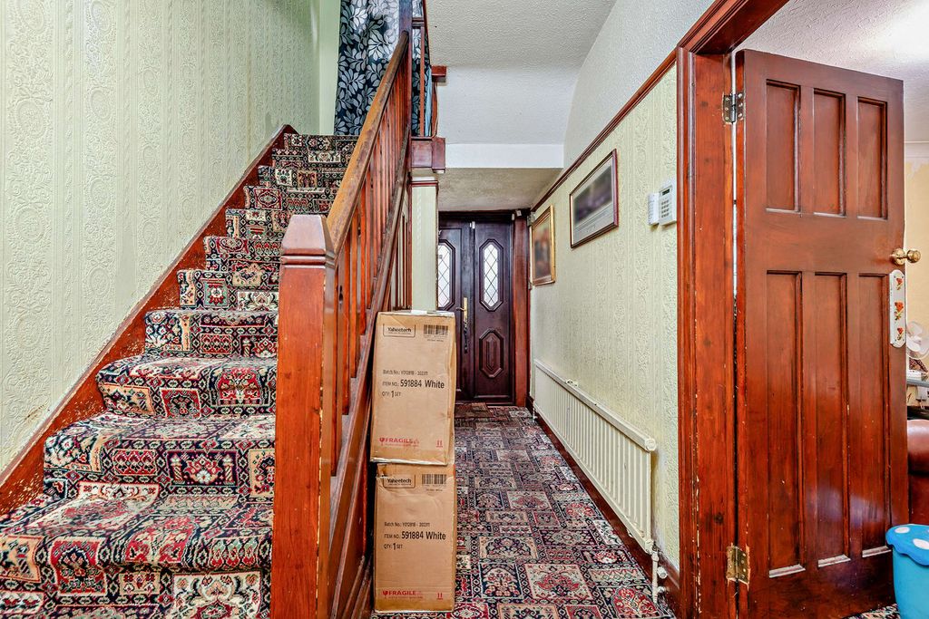 Property photo 3 of 29