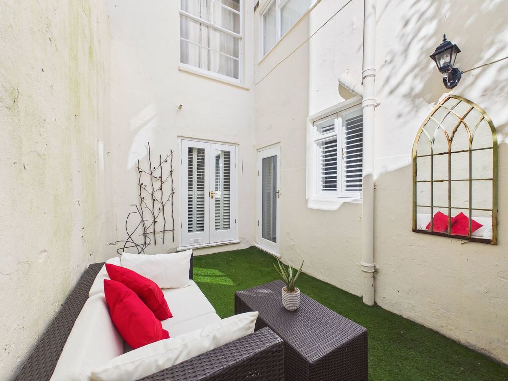 Property photo 3 of 23