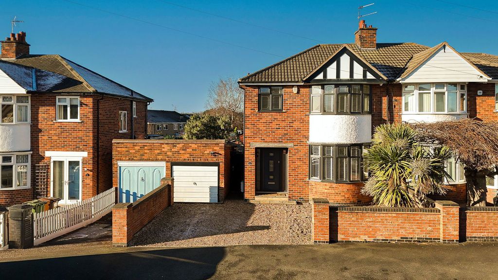 Property photo 1 of 23