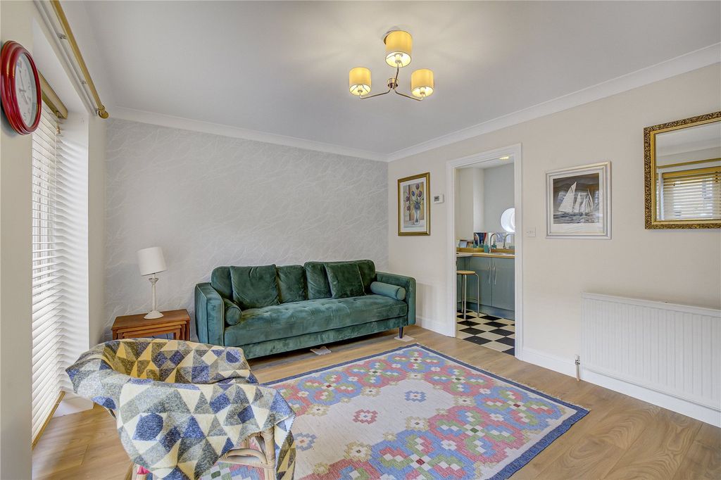 Property photo 2 of 13 Picture No. 17