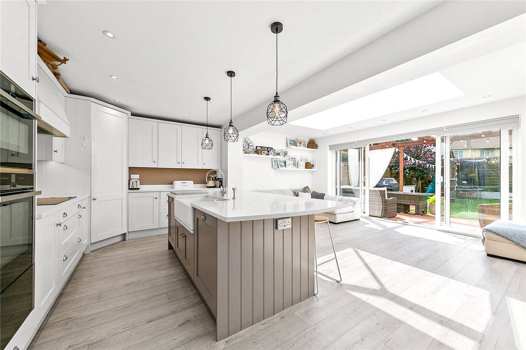 Property photo 2 of 18 Picture No. 17