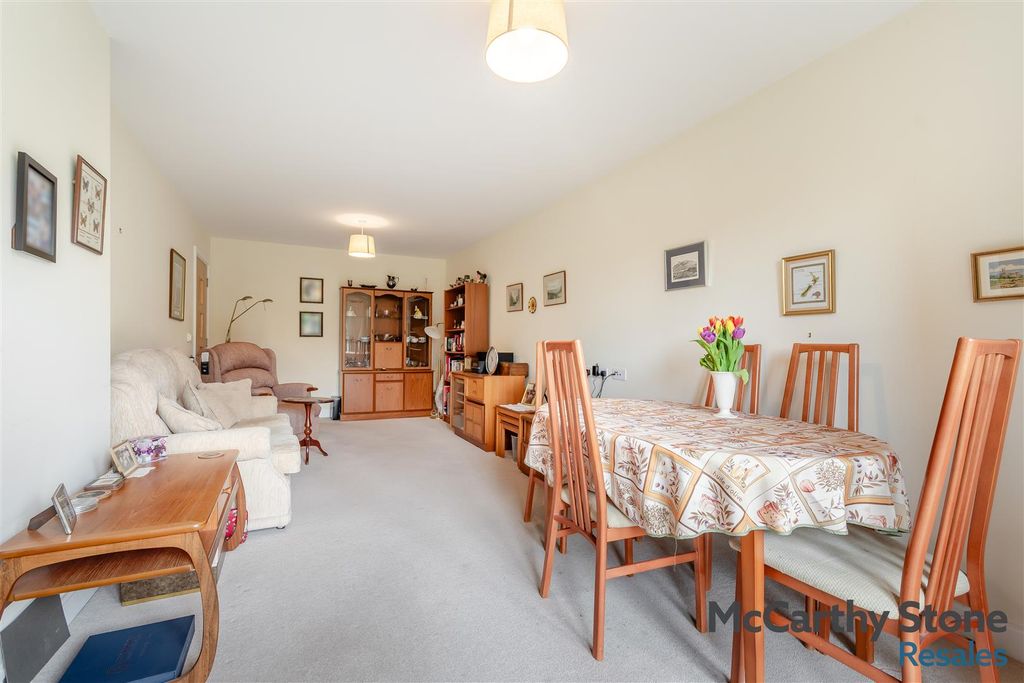 Property photo 3 of 21 8685506-Interior04.Jpg