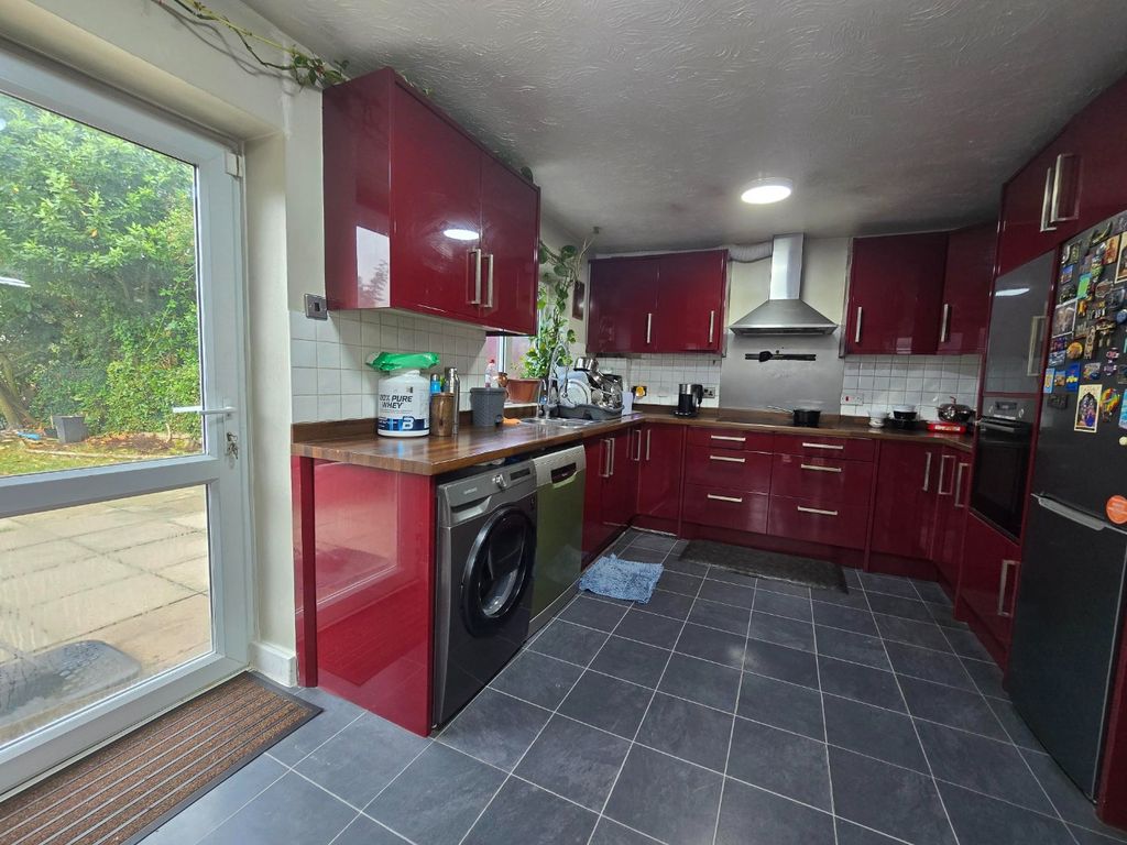 Property photo 3 of 14 4510202