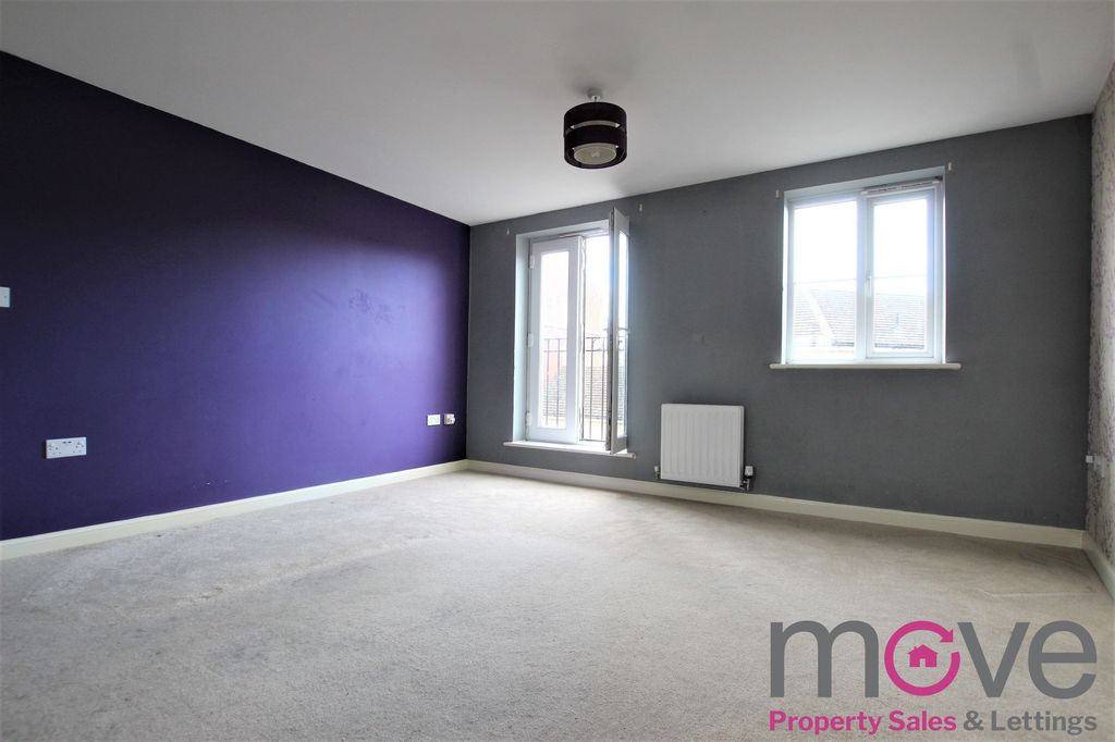 Property photo 3 of 7 Photo 7